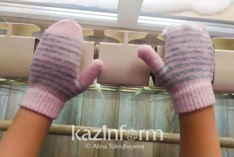 Порыв трубопровода: В Рудном несколько десятков домов и школа остались без тепла