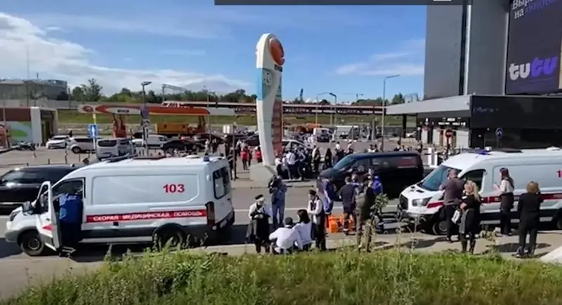 Четыре человека погибли из-за прорыва трубы в торговом центре Москвы