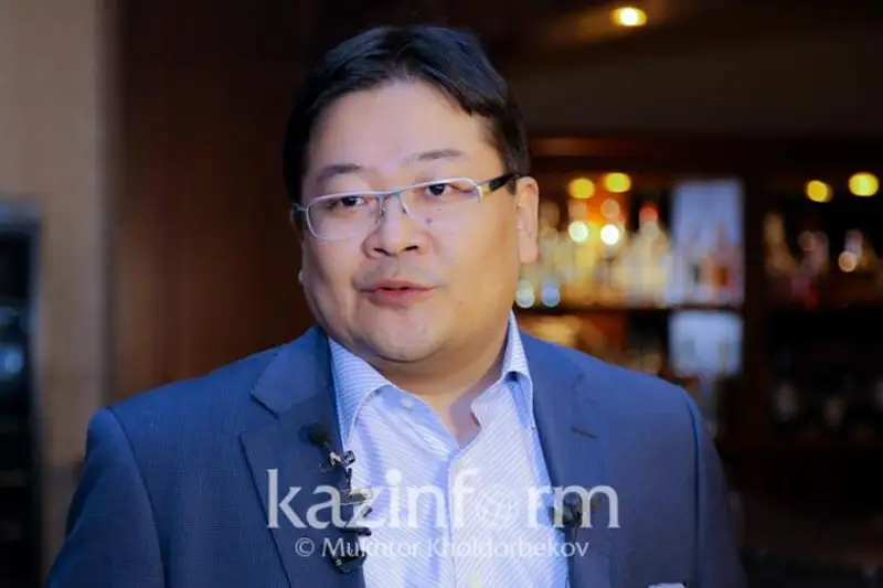 ايدوس سارىم ەلباسى تۋرالى زاڭ كۇشىن جويعاننان كەيىن ونىڭ تۋىستارى «تيىسپەۋشىلىك» مارتەبەسىنەن ايىرىلاتىنىن ايتتى