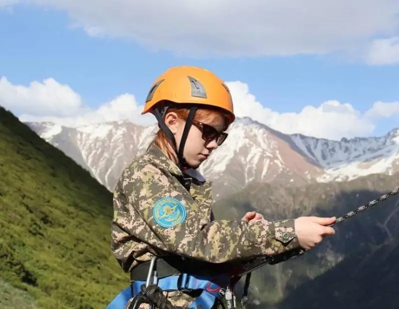 Горный лагерь для жассарбазовцев открыли в Алматы