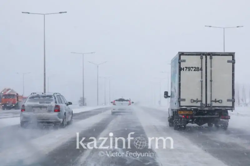Qatty aıazǵa baılanysty 13 óńirde trassalar jabyldy