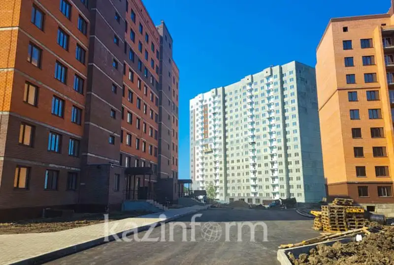 Из-за недобросовестных подрядчиков не можем сдать 16 домов – аким СКО