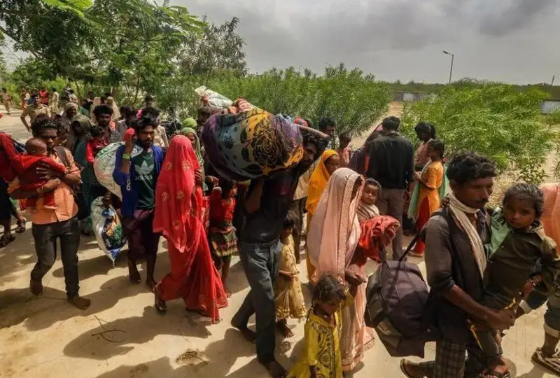 Более 100 тысяч человек эвакуировали в Индии и Пакистане из-за мощного циклона