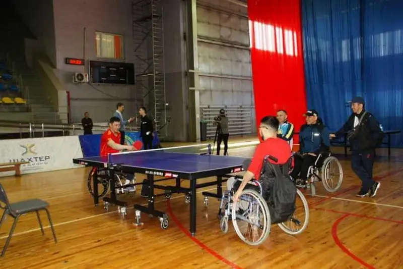 Qaraǵandyda ústel tennısinen respýblıkalyq paratýrnır ótedi