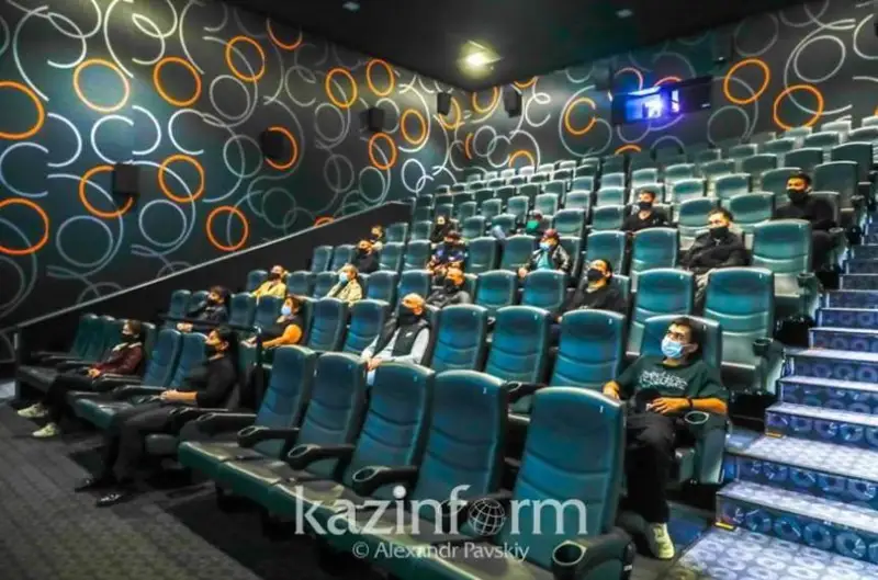 Запретить показ фильмов с пропагандой ЛГБТ просит депутат Ардак Назаров