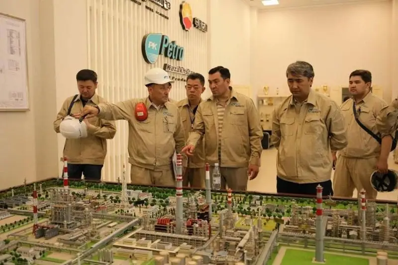 Ремонтные работы на Шымкентском НПЗ проинспектировал вице-министр энергетики РК