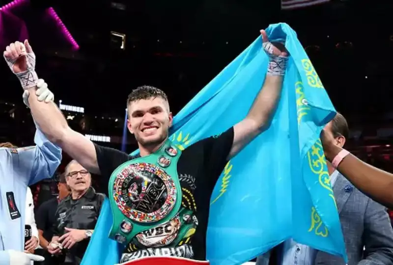 Қозоғистонлик боксчи IBF рейтингида кучли бешликка кирди