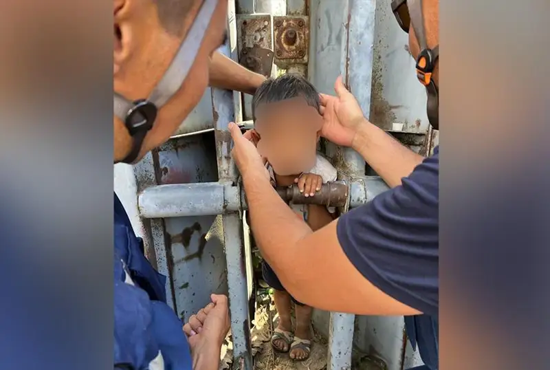 التى جاسار بالا مەتال قورشاۋعا قىستىرىلىپ قالدى