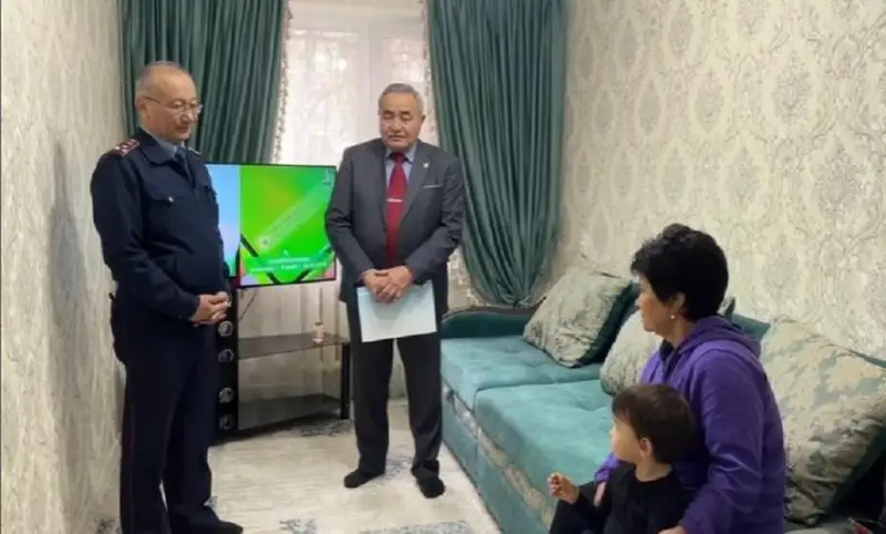 Память героически погибшего полицейского Рахата Сланбекова чтут в Жамбылской области