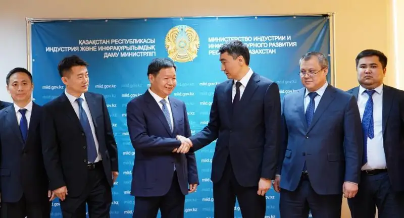 哈中铁路运输合作小组委员会第十四次会议在阿斯塔纳举行