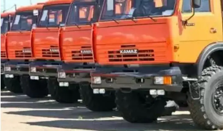 جەتىسۋ وبلىسىنداعى سەمەنت زاۋىتىنىڭ جۇرگىزۋشىلەرى ەكىنشى كۇن قاتارىنان جۇمىسىن توقتاتتى