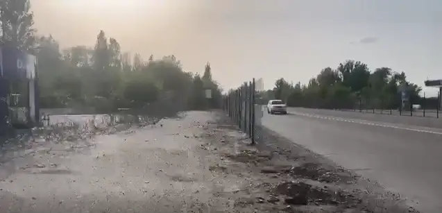 Jambyl oblysy arqyly ótetin qyrǵyz avtojolyna bóget qorshaýlar qurylyp jatyr – feık
