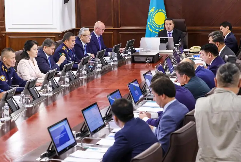 پرەمەر-مينيستر ىشكى كومىر نارىعىن تەكسەرۋدى تاپسىردى