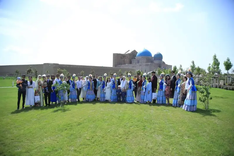 Túrkistanda «Neke tour» baıqaýynda jeńimpaz atanǵan juptardyń nekesi qıyldy