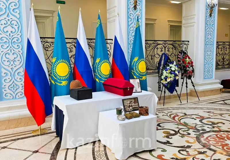 Останки погибших в годы ВОВ воинов-казахстанцев переданы в Москве для захоронения на Родине