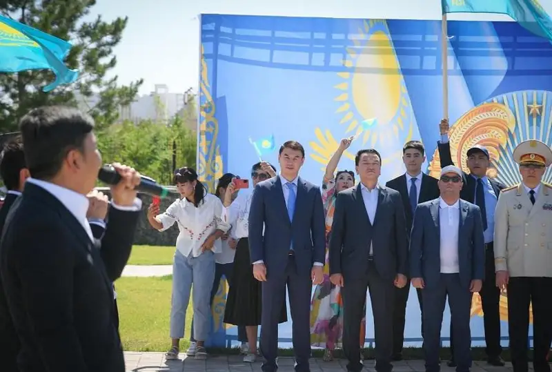 Түркістанда мемлекеттік рәміздер ұлықталып, рухты оятатын іс-шаралар өтті