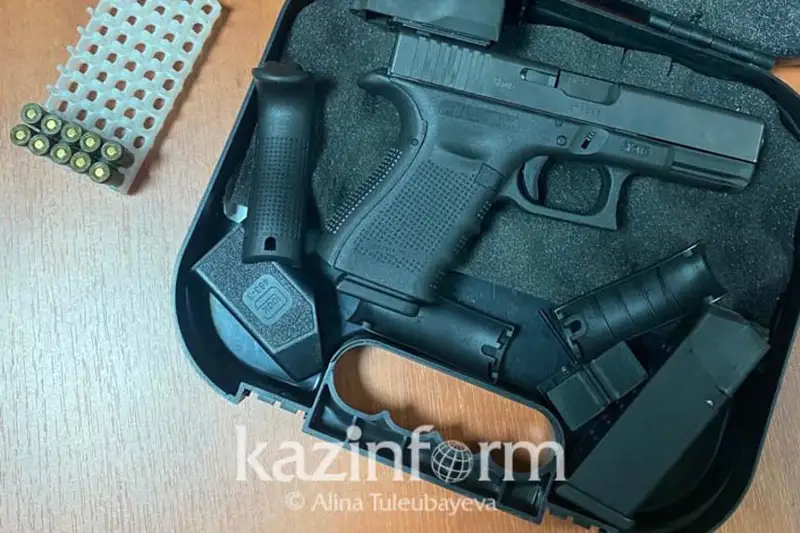 Almatyda tórt azamattan eki travmatıkalyq tapansha, oq-dáriler men pyshaq tárkilendi