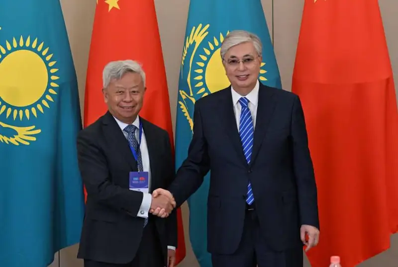 Глава государства принял президента Азиатского банка инфраструктурных инвестиций Цзинь Лицюня