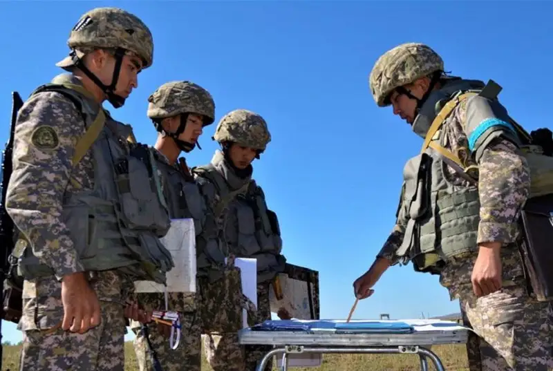 Обучение в составе ротных тактических групп проводят в Аягозском гарнизоне