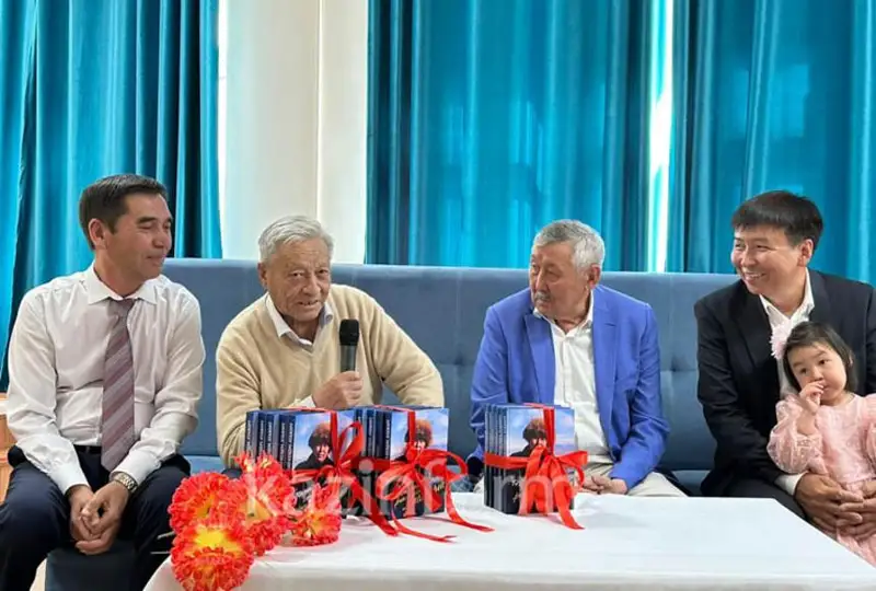 استانادا  «اڭساپ كەلدىم اتا جۇرت» كىتابىنىڭ تۇساۋى كەسىلدى