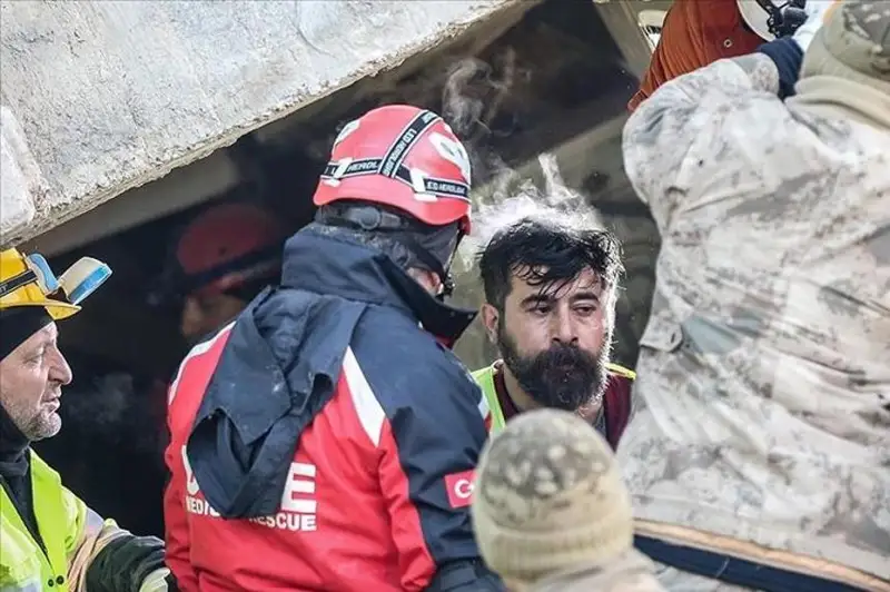 Túrkııada jer silkinisinen kóz jumǵandar sany 18 myńnan asty