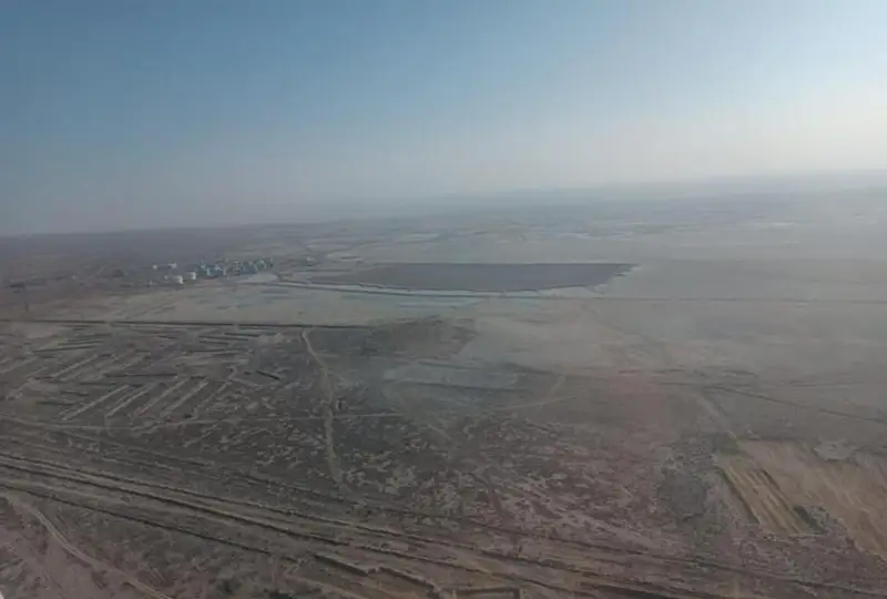 Атырау вновь накрыло дымом от горящих тростников на Каспии