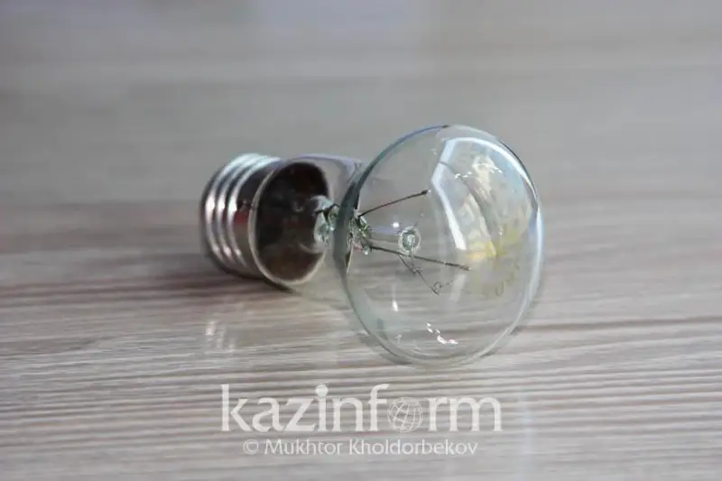 Жители Конаева перекрыли дорогу из-за отключения электричества: акимат дал разъяснение