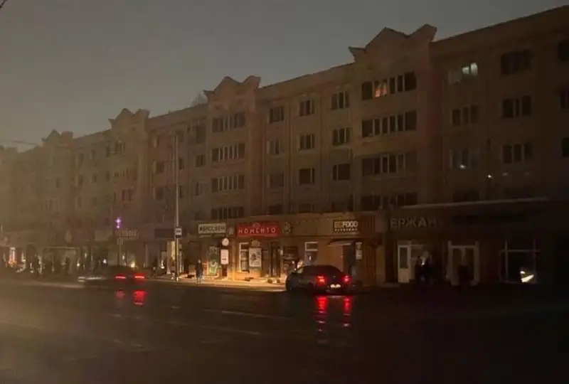 Astananyń keıbir kósheleri jaryqsyz qaldy