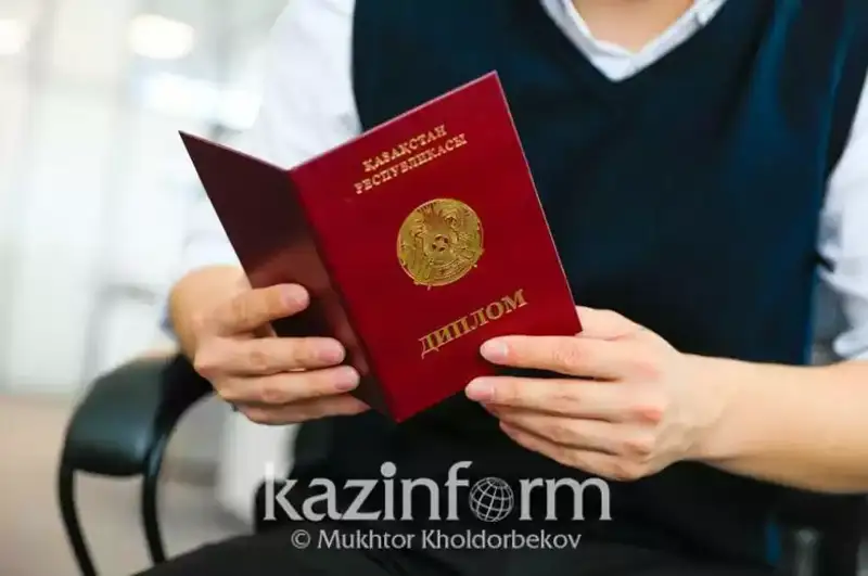 جوعارى سىنىپ وقۋشىلارى اتتەستاتقا قوسا كوللەدج ديپلومىن دا الا الادى - مينيستر