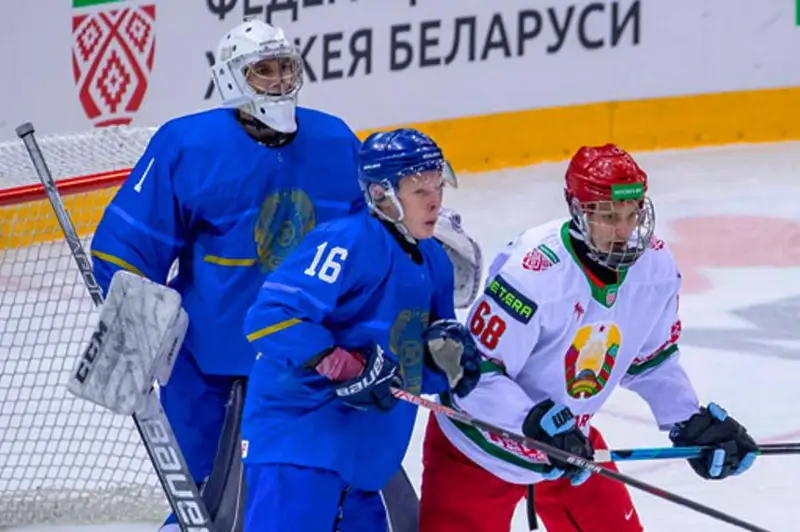 Молодежная сборная Казахстана по хоккею проиграла Беларуси