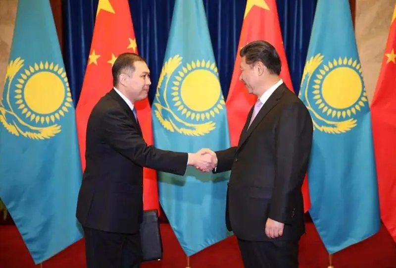 Қозоғистон элчиси Хитой раҳбарига ишонч ёрлиқларини топширди
