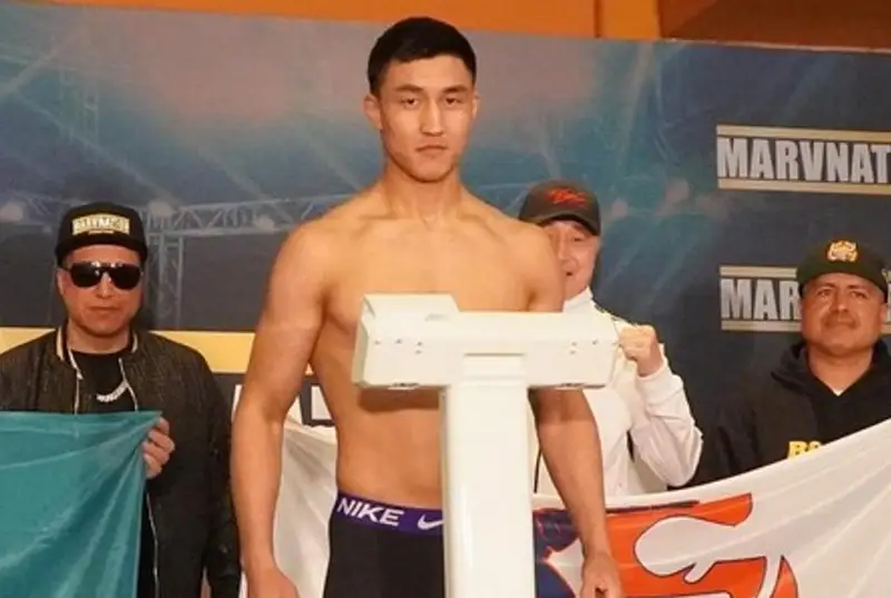 Казахстанский боксер получил нового соперника по бою в андеркарде у «Канело»