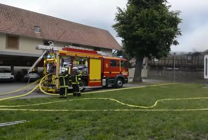 11 человек погибли при пожаре в доме отдыха во Франции