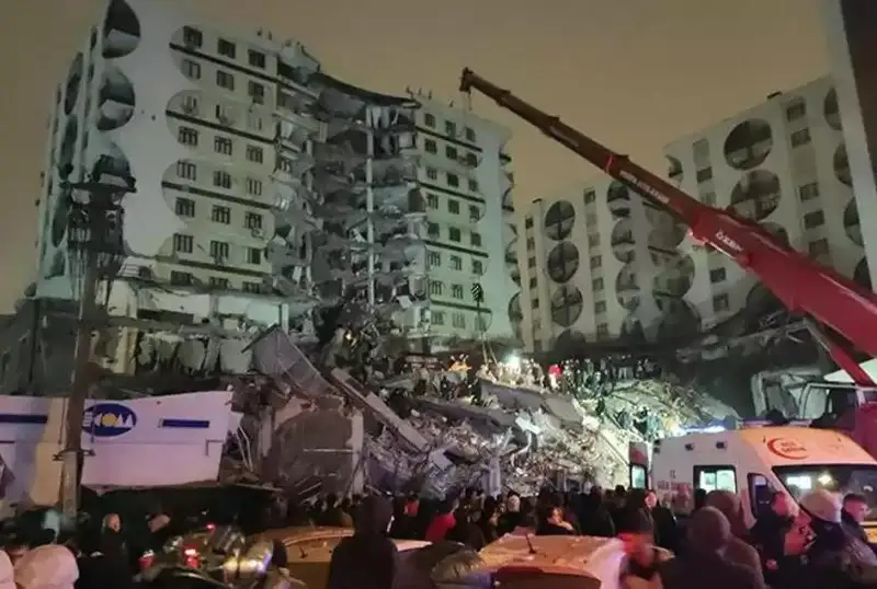 Қасим-Жомарт Тоқаев Ҳукуматга Туркияга зудлик билан ёрдам кўрсатишни топширди