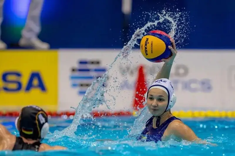 Женская команда Казахстана по водному поло успешно стартовала на Кубке мира