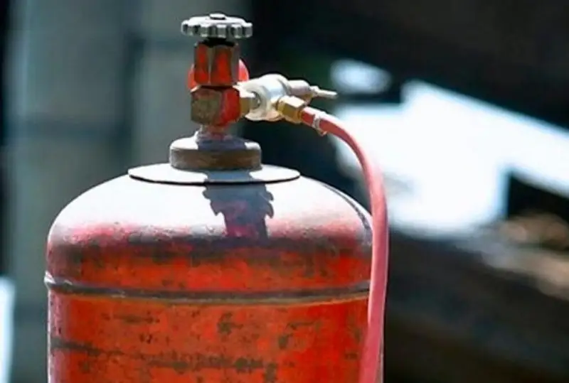 Карагандицев призвали сообщать о соседях, использующих газовые баллоны в многоэтажках