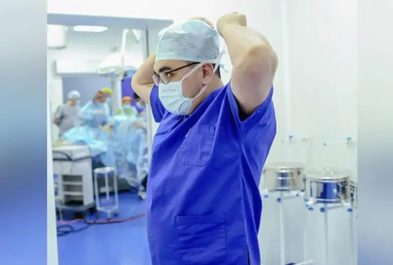 Transplantolog Abylaı Donbaı aýrýhanaǵa qaıta oralǵanyn málimdedi
