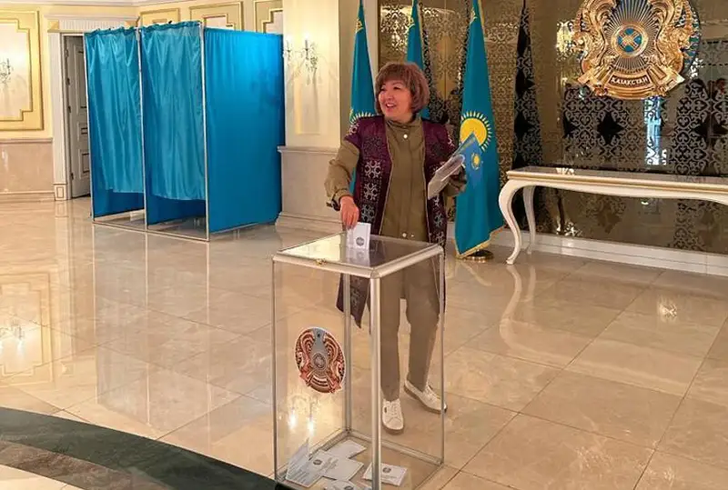 Bakýdegi qazaqstandyqtar saılaý protsesinde belsendi - komıssııa tóraǵasy