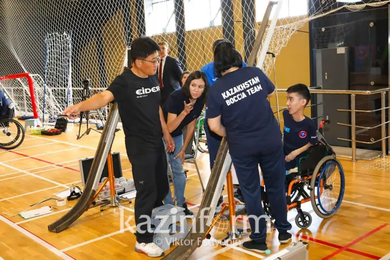 Знаменитый тренер из Южной Кореи проводит семинары для казахстанских боччистов