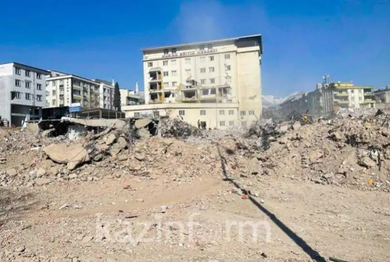 Сквозь звуки техники был слышен плач людей – казахстанский врач о спасательной операции в Турции