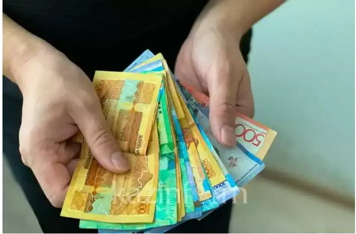 قازاقستاندىقتاردىڭ قانشاسى قولما-قول اقشانى پايدالانادى