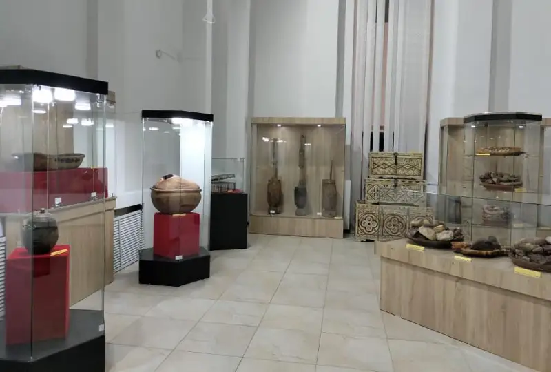 Выставка блюд казахской кухни и изделий из дерева проходит в Атырау