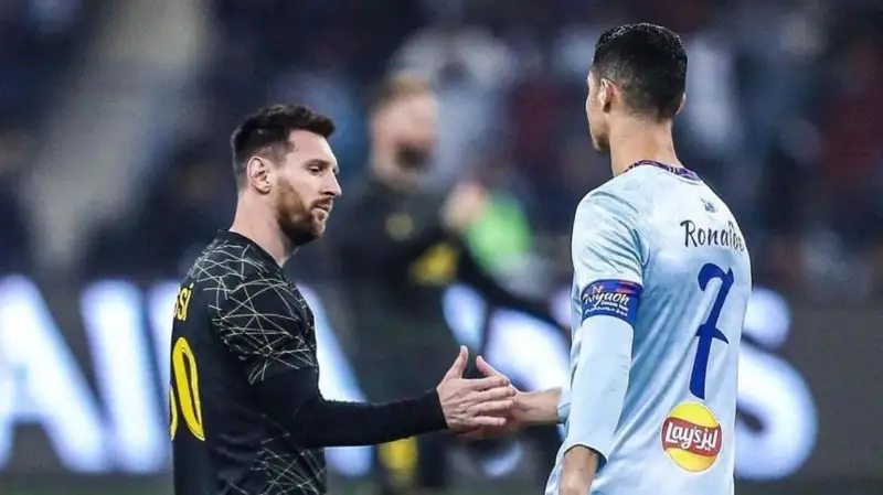 Ronaldý vs Messı: «Al-Nasr» jáne «Parı Sen-Jermen» kezdesýinde toǵyz gol soǵyldy