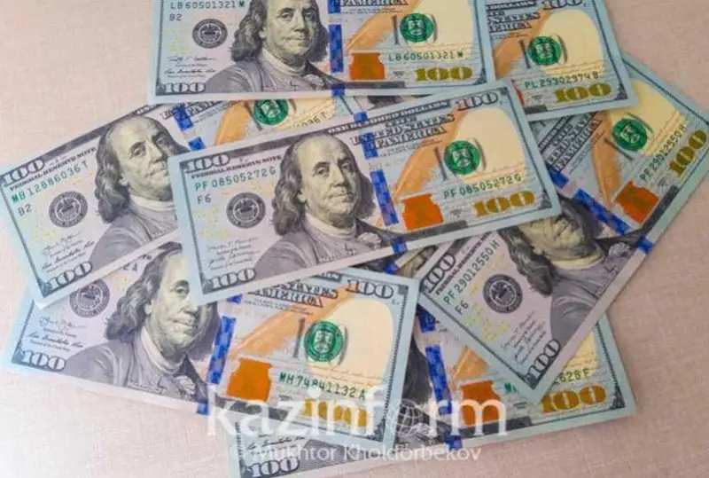 Qor naryǵynda dollar birden 5 teńgege qymbattady