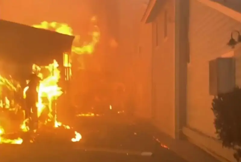 Апокалипсис на Гавайях: Десятки жертв, тысячи разрушенных зданий, миллиарды долларов на восстановление