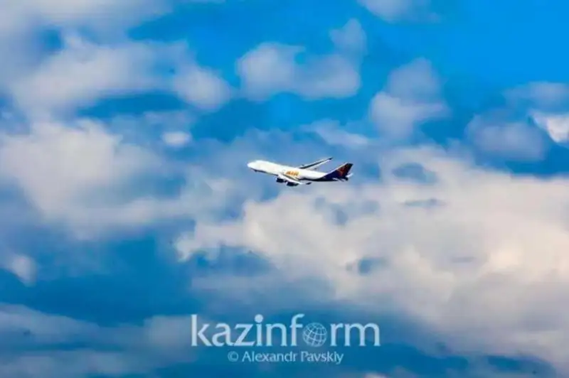 Qazaqstan men Ózbekstan arasyndaǵy áýe reıster sany 2,5 esege ósti