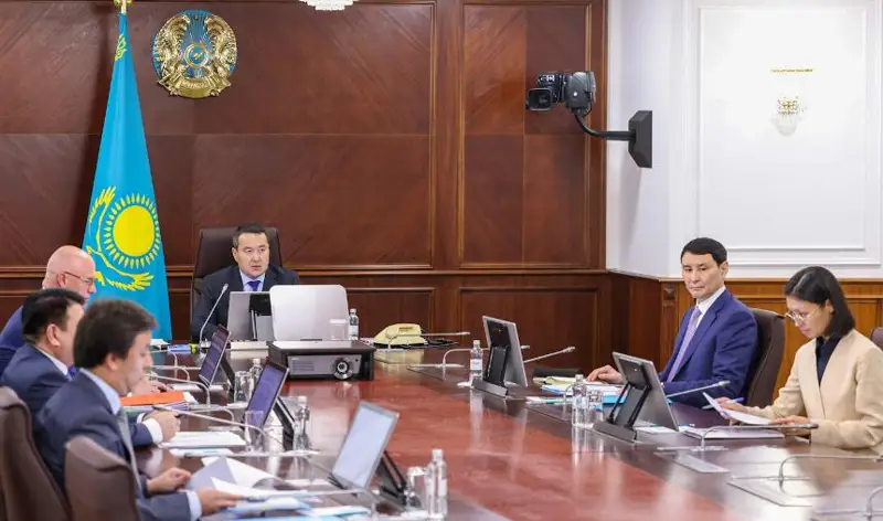 政府总理主持召开绿色经济转型委员会会议