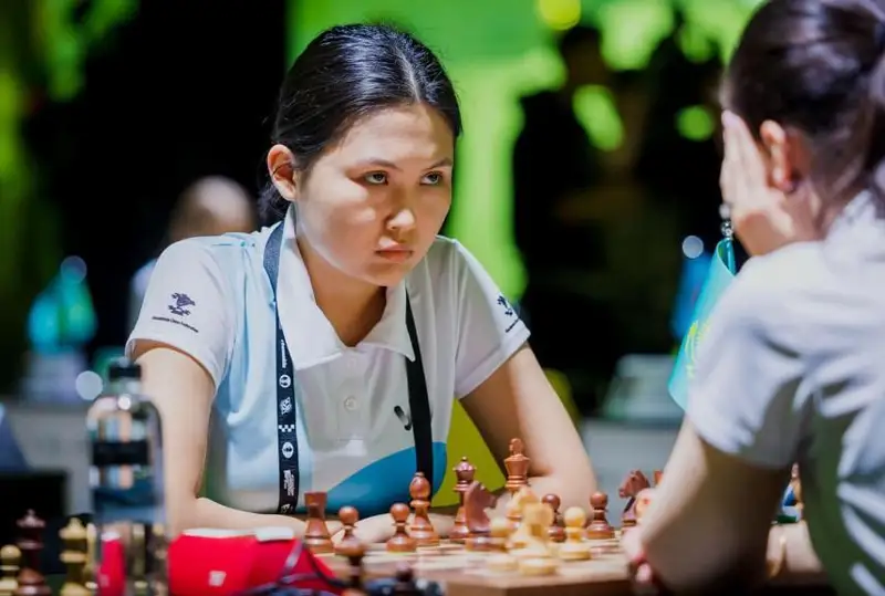 Бибисара Асаубаева вновь обыграла четырехкратную чемпионку мира Хоу Ифань