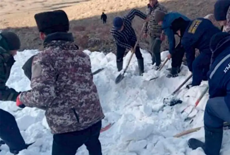 В Кыргызстане сошла лавина, один человек погиб