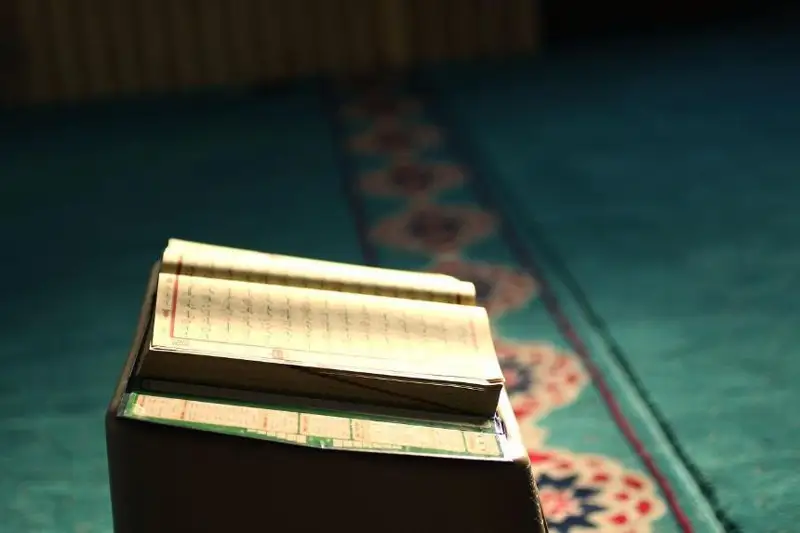Atyraýda úıinen qashyp ketken oqýshy ata-anam namaz oqýǵa májbúrleıdi dep ótirik aıtqan